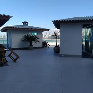 Um Com Piscina Frente Mar , Balneário Camboriú Brasil