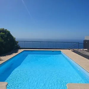 https://loreto-luxury.madeira-islandshotels.com